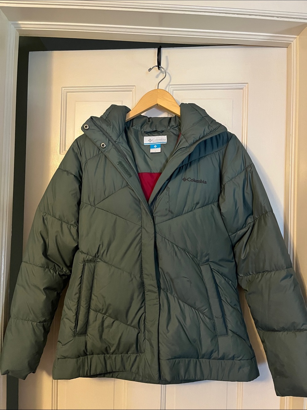 Columbia Women's Puffer Jacket in Olive Green with Hood